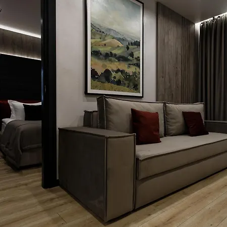 Glacier Premium Hotel *